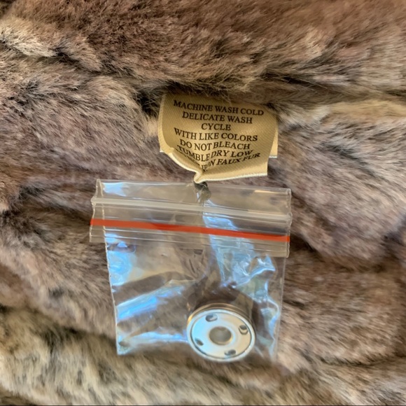 Dylan Faux Fur Vest - Picture 13 of 14